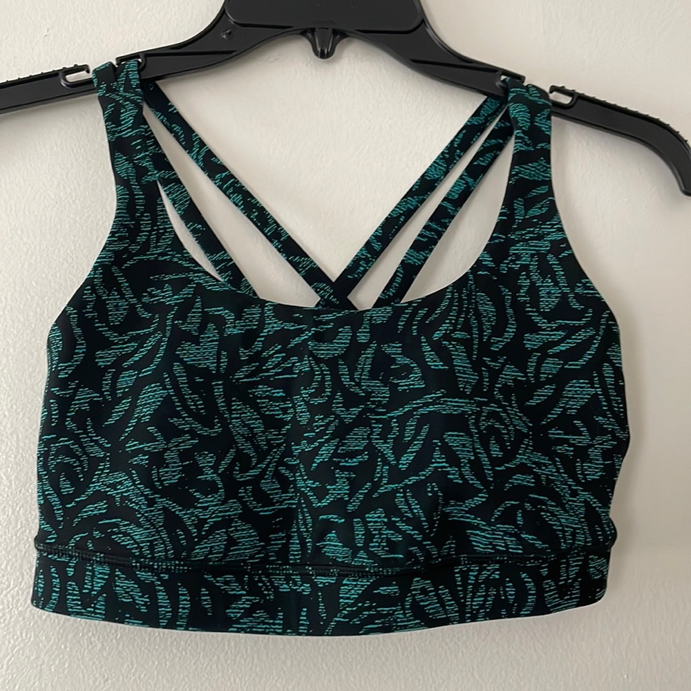 Lululemon sports bra